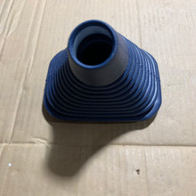 Carica l'immagine nel visualizzatore di Gallery, Shift lever dust cover 5801278115, blue ribbed dust boot with black rimmed opening
