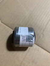 Charger l'image dans la galerie, Cylindrical shaft sleeve assembly with side view, metal body and white label