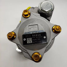Załaduj obraz do przeglądarki galerii, Hydraulic steering booster pump rear side with label and four amber mounting bolts