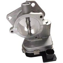 Carregar imagem no visualizador da galeria, Electronic throttle assembly with silver housing and visible valve shaft, front view