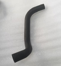 Charger l'image dans la galerie, Radiator water pipe hose, black molded coolant U-bend