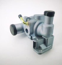 Załaduj obraz do przeglądarki galerii, Thermostat assembly with mounting bracket, two hose ports and yellow line on gray housing by SUONAMA