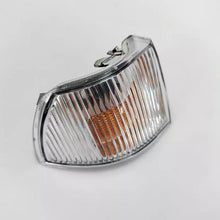 Carregar imagem no visualizador da galeria, Rearview mirror turn signal lamp lens, amber strip and clear ribbed cover with tab by SUONAMA