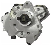 Załaduj obraz do przeglądarki galerii, Silver injection pump with central circular drive socket and mounting holes, black end caps