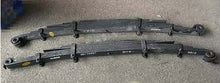 Carregar imagem no visualizador da galeria, Black metal leaf-spring suspension pack pair for 4x4, side view