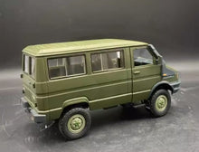 Charger l'image dans la galerie, 1:24 scale green camouflage off-road van model, side view with spare wheel