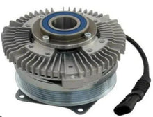 Carica l'immagine nel visualizzatore di Gallery, Electromagnetic fan clutch with blue center bearing, ribbed fins, and electrical leads