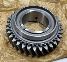 Carica l'immagine nel visualizzatore di Gallery, Steel spur gear with inner ring and toothed edge, mounting bore