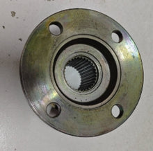 Carregar imagem no visualizador da galeria, Steel output flange with splined opening and four mounting holes, round flange face