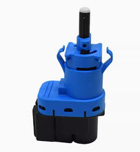 Załaduj obraz do przeglądarki galerii, Brake light switch actuator, blue housing with black base and vertical probe pin