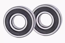 Carica l'immagine nel visualizzatore di Gallery, Pair of black rubber-sealed guide bearings with inner rings and steel outer housings