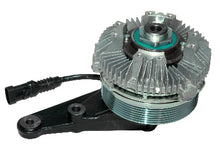 Charger l'image dans la galerie, Fan clutch with ribbed metal pulley, mounting bracket, and black electrical connector