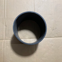 Carica l'immagine nel visualizzatore di Gallery, Blue rubber truck hose with open end and dark inner lining