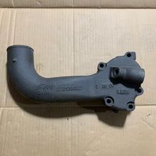 Załaduj obraz do przeglądarki galerii, Dark gray thermostat housing with curved outlet, mounting flange and bolt holes