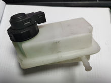 Carregar imagem no visualizador da galeria, Brake fluid reservoir with black cap and fluid outlet fitting on the side