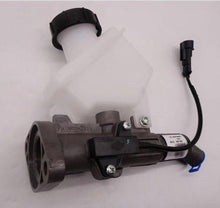 Załaduj obraz do przeglądarki galerii, Clutch master cylinder assembly with white reservoir and black hose, wiring connector