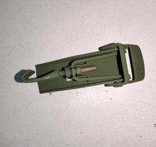 Carica l'immagine nel visualizzatore di Gallery, Adjustable lever lock, green base with visible screw-and-spring mechanism