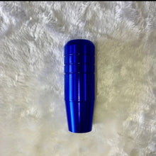 Charger l'image dans la galerie, Blue aluminum shift knob with ribbed ring grip and tapered top
