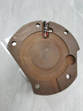 Carica l'immagine nel visualizzatore di Gallery, Electronic fan clutch assembly with brown housing and electrical connector