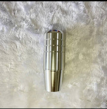 Charger l'image dans la galerie, Silver aluminum shift knob with ribbed ring grip and smooth base