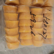 Załaduj obraz do przeglądarki galerii, Rear stabilizer bar upper bushings, yellow rubber pieces in plastic bag