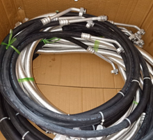 Laden Sie das Bild in den Galerie-Viewer. Heating/cooling air conditioning kit bundled hoses with metal lines and protective wraps