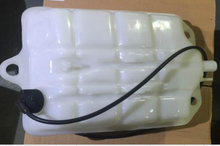 Load image into Gallery viewer, Expansion tank 8168289 8168290 98421670 98426670 for truck – product image 4 | SUONAMA