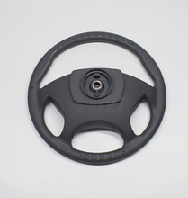 Załaduj obraz do przeglądarki galerii, Dark gray steering wheel with IVECO emblem and exposed steering hub