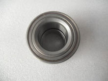 Carica l'immagine nel visualizzatore di Gallery, hub bearing 93825736 7180066 for iveco daliy 4X2 4-wheel disc brake - suonama