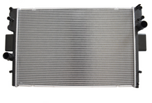 Carica l'immagine nel visualizzatore di Gallery, radiator 504084141 for iveco 4x2 - suonama