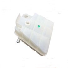 Charger l'image dans la galerie, Expansion tank assembly with two top inlet ports and metal tube outlet