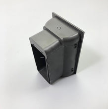 Charger l'image dans la galerie, Air inlet regulator assembly 93924118, gray rectangular air vent housing with latch