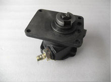 Carregar imagem no visualizador da galeria, Vacuum pump pickup pump with square mounting plate and black cap top