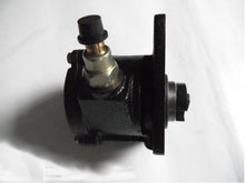 Carregar imagem no visualizador da galeria, Vacuum pump pickup pump with black body, brass valve fitting, and outlet stem