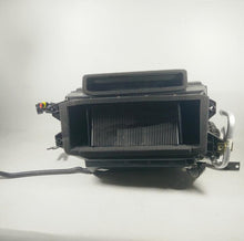 Carica l'immagine nel visualizzatore di Gallery, Front car HVAC evaporator heater unit, black housing with grille and hoses