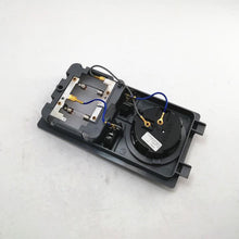 Carica l'immagine nel visualizzatore di Gallery, Car reading lamp housing with wiring and electronics, open back