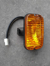 Carregar imagem no visualizador da galeria, Amber front fog lamp with black housing and wiring harness