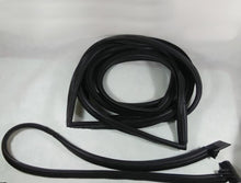 Załaduj obraz do przeglądarki galerii, Rear door sealing strip, black rubber with corner clips and looped gasket
