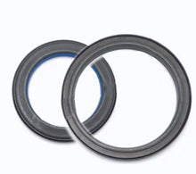Charger l'image dans la galerie, Set of crankshaft oil seal rings, two dark gray rubber seals
