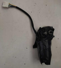 Carica l'immagine nel visualizzatore di Gallery, 24V wiper motor linkage with black housing and long wiring harness