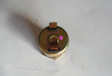 Charger l'image dans la galerie, Electric solenoid valve top view, round brass cap with terminals and mounting screw