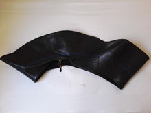 Carregar imagem no visualizador da galeria, Black rubber tire inner tube with valve stem
