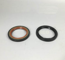 Carica l'immagine nel visualizzatore di Gallery, Oil seal set: two round seals, black outer with reddish inner ring