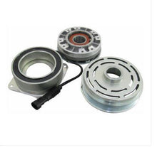 Carica l'immagine nel visualizzatore di Gallery, Electromagnetic fan clutch assembly with pulley, sensor ring, and wiring harness