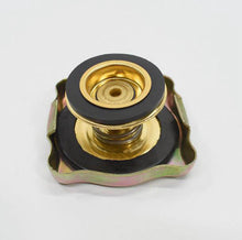 Afbeelding in Gallery-weergave laden, Expansion tank cap with gold center, black rubber gasket, and metal base