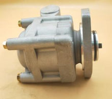 Charger l'image dans la galerie, Steering power pump 41211093 for truck, metal body with bracket and mounting holes