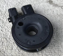 Cargar imagen en el visor de la Galería, Black heater filter assembly, circular base with molded ports and brackets