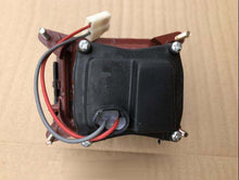 Carregar imagem no visualizador da galeria, Front fog lamp light assembly with black cover, red wiring, and white connector plug
