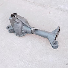 Carica l'immagine nel visualizzatore di Gallery, Front drive axle housing with rear cover and large mounting flange, metal gray