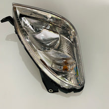 Cargar imagen en el visor de la Galería, Front headlight lens assembly, clear optics with chrome reflectors and amber corner